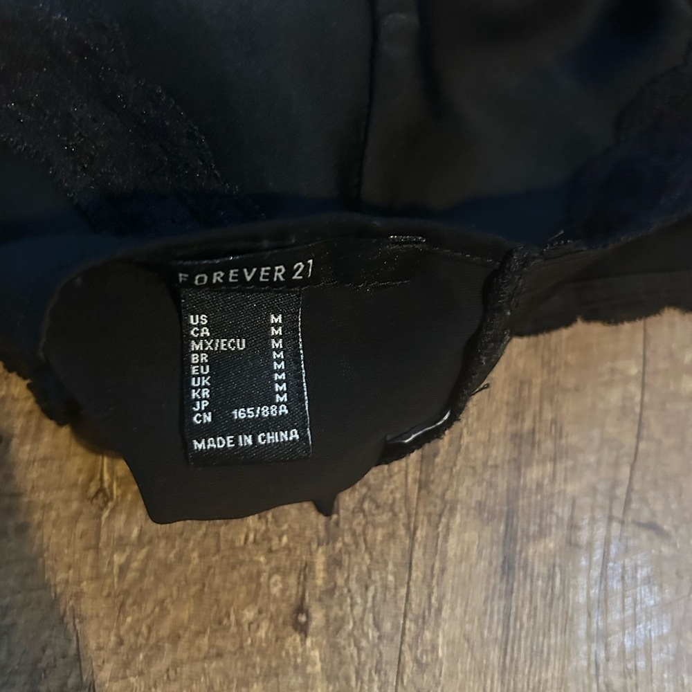 Forever 21 Black Satin Lace Toe Back Crop Top Size M - Picture 10 of 10